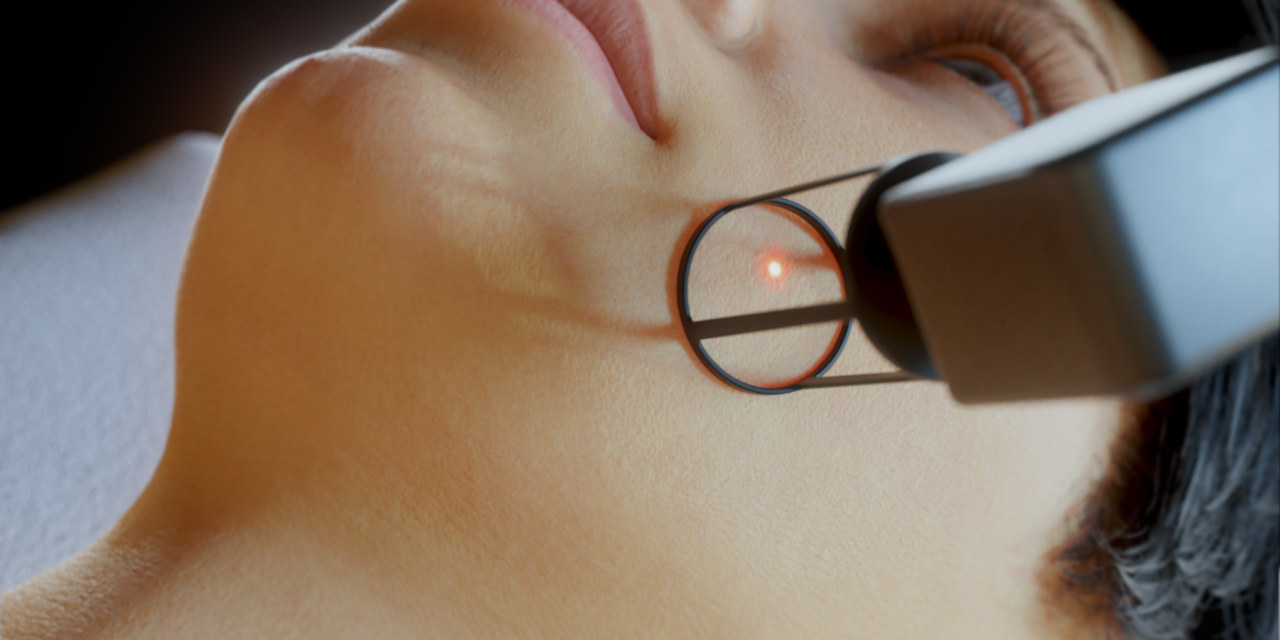 Highly coaxial lens actuator dermatologie